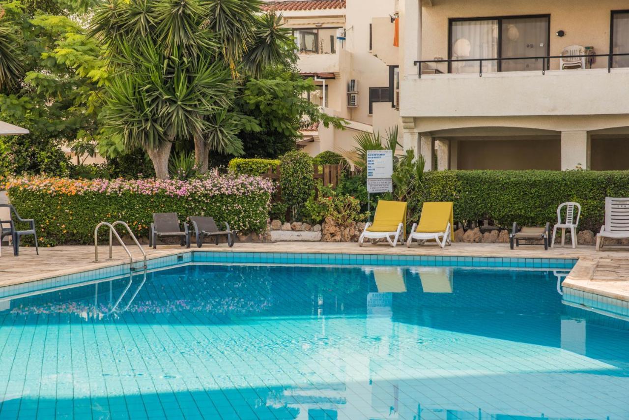 One Bedroom Apartment In Paphos In Good Location Exteriör bild