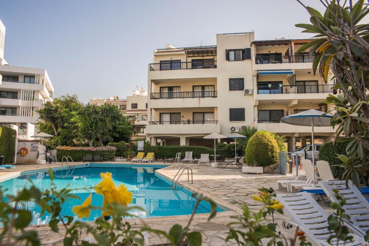 One Bedroom Apartment In Paphos In Good Location Exteriör bild