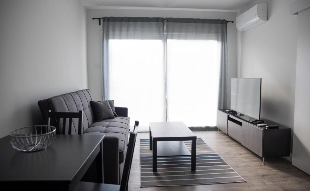 One Bedroom Apartment In Paphos In Good Location Exteriör bild